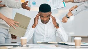 カナディアンソーラーの受注停止のうわさは本当なの?